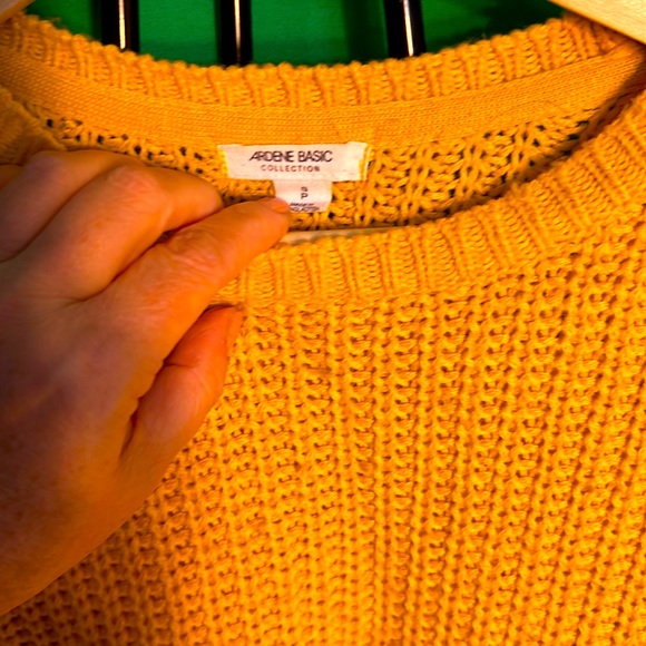 Arden Basic S Wide Sweater good for M Size Knitted LongSleeves for AnyOccasions - Picture 3 of 10